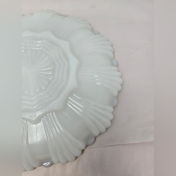 Anchor Hocking Fire-King Milk Glass-Gold Relish Cheese Cracker Dish 3 Sections - Picture 8 of 12